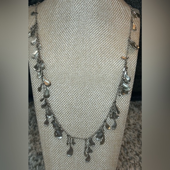 Kendra Scott Jewelry - Long Kendra Scott Petal Necklace